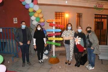 La alcaldesa de Telde alaba el ambiente mágico de la Casa de la Navidad/Francisco Javier Santana y TA.